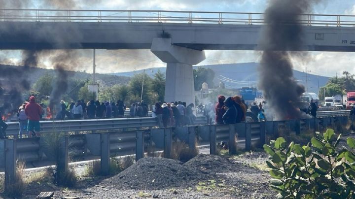 Habitantes de Palmar de Bravo denuncian fraude electoral y bloquean la autopista Puebla-Córdoba