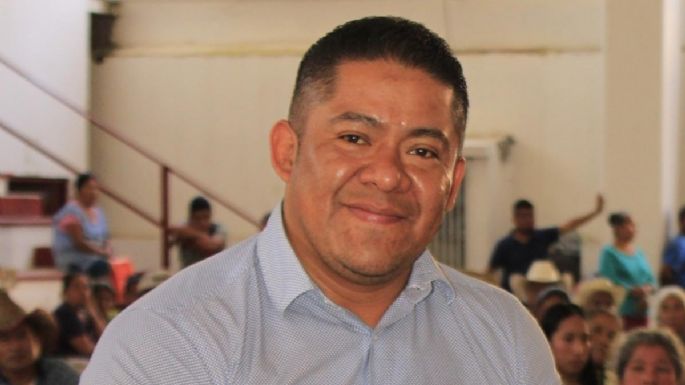 Compañero de lucha de AMLO le pide intervenir para retirar protección al alcalde de Zapotitlán