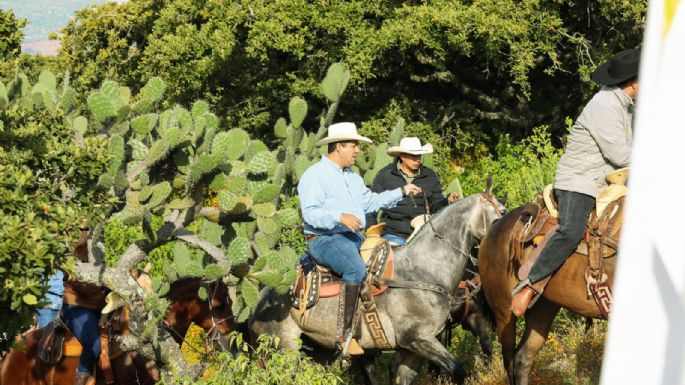 Gobernador de Guanajuato cae de su caballo y se fractura dos costillas