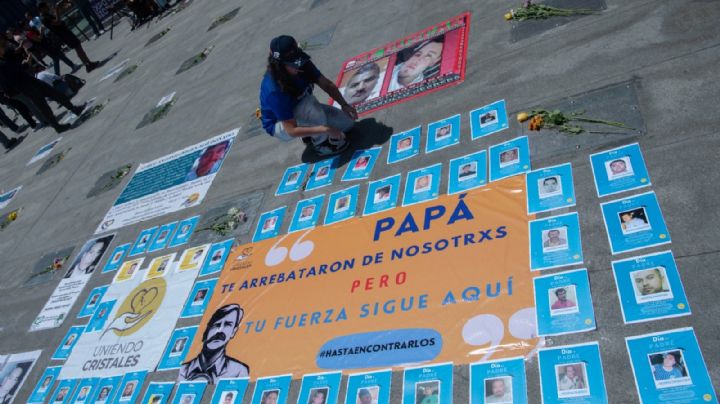 Familiares de víctimas de desaparición forzada conmemoran Día del Padre en Estela de Luz