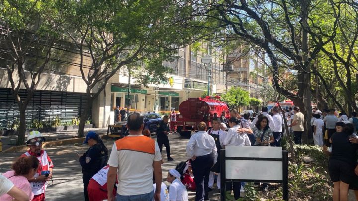 Flamazo en sucursal de Bisquets Obregón; desalojan a más de 100 personas en pleno Día del Padre