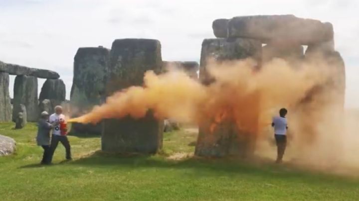 Ecologistas pintan de naranja el Stonehenge; fue “vandalismo", lamentó el primer ministro británico