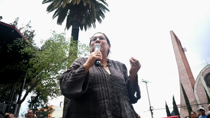 Revientan foro de Morena sobre reforma al Poder Judicial; increpan a ministra Lenia Batres