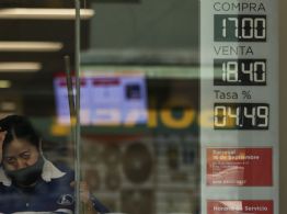 Peso pierde por recorte de la Fed en Estados Unidos
