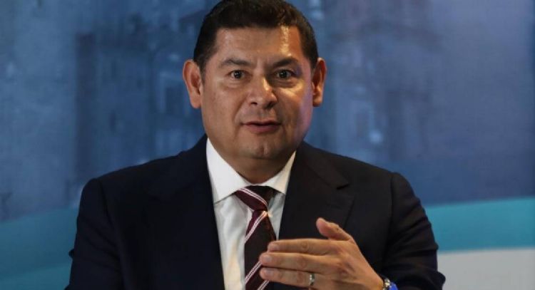 Armenta se deslinda de despido de abogada que protestó en acto de Sheinbaum