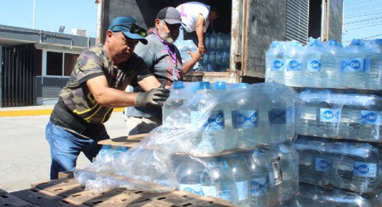 Dona FEMSA más de 5 mil 500 litros de agua y leche al DIF Tamaulipas en beneficio de las familias afectadas por “Alberto”