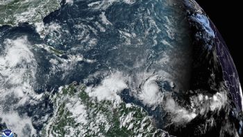 Beryl ya es huracán categoría 4 y continúa su trayectoria hacia México
