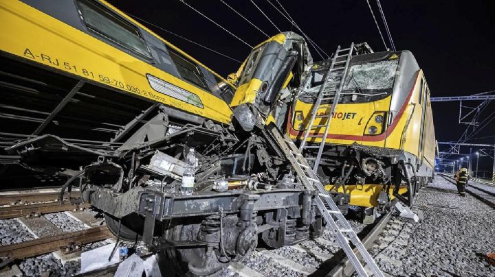 Choque de trenes en República Checa deja al menos cuatro muertos y 27 heridos