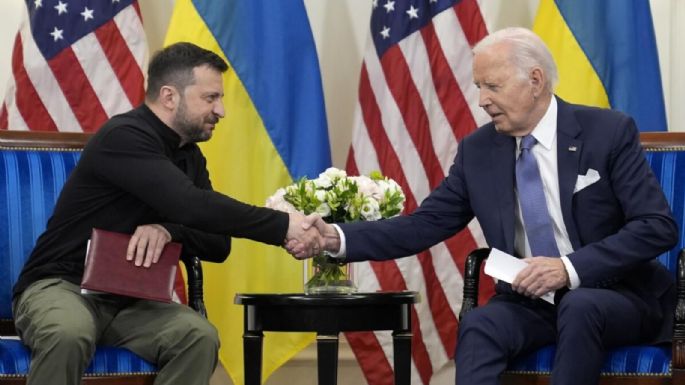 Biden se disculpa con Zelenskyy por una demora en el envío de armas que permitió avances de Rusia