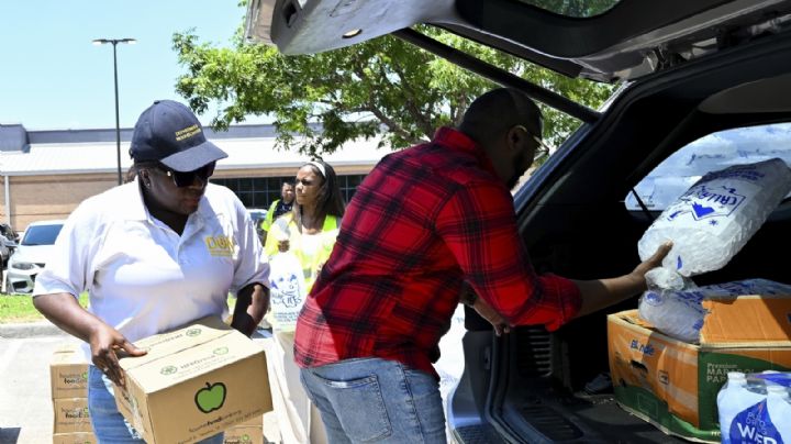 Crece la presión para reparar apagones en una Houston sofocada y sin luz tras la tormenta Beryl