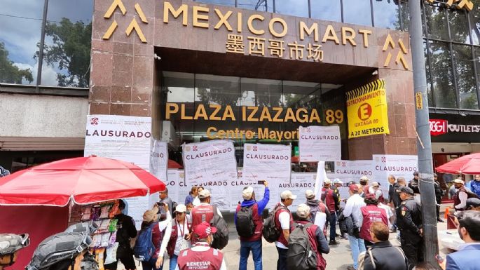 Clausuran Plaza Izazaga, centro mayorista de productos chinos, por falta de documentación