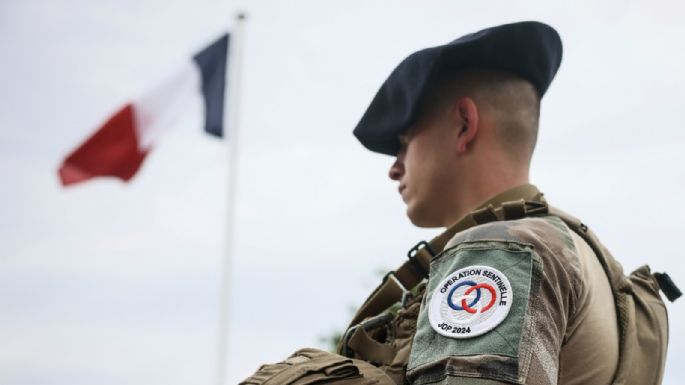 Atacante apuñala a soldado francés durante patrullaje en París a pocos días de los Juegos Olímpicos