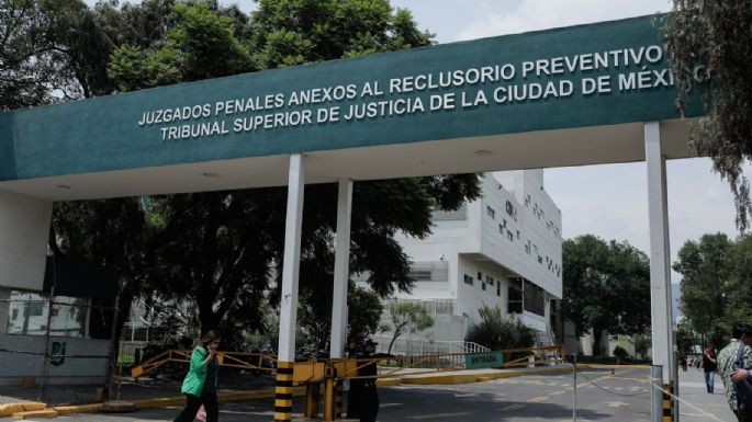 Carlos Ahumada comparece ante juez del Reclusorio Norte, dice abogado