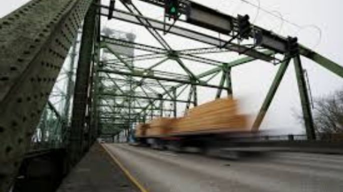 EU arreglará o sustituirá puentes viejos en 16 estados con ayuda de fondos federales