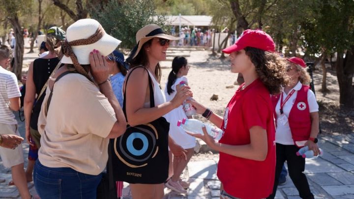 Grecia cierra la Acrópolis, mientras una ola de calor azota el sur de Europa