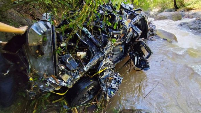 Cuatro policías de Tepetlán fueron arrastrados por una corriente de agua; hallaron muerto a uno