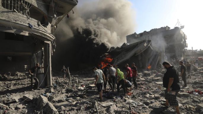 Ataques en centro de Gaza matan a 13 palestinos mientras avanzan las conversaciones de alto el fuego
