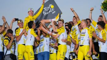 Pogacar conquista el Tour de Francia por tercera ocasión y celebra ganando la última etapa