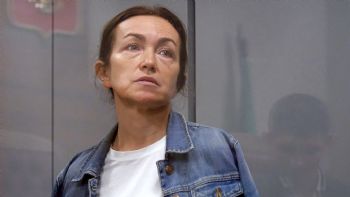 Tribunal ruso declara culpable a periodista rusa-estadunidense por propagar información falsa