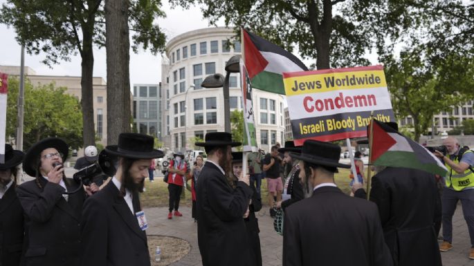 Miles de personas protestan en Washington contra la guerra en Gaza durante visita de Netanyahu