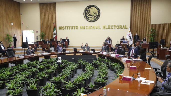 INE multa con hasta 1.6 millones de pesos a partidos políticos por omisiones durante las elecciones