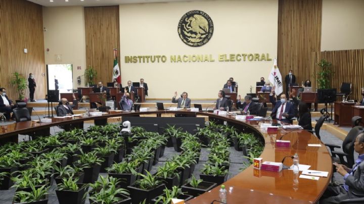 INE multa con hasta 1.6 millones de pesos a partidos políticos por omisiones durante las elecciones