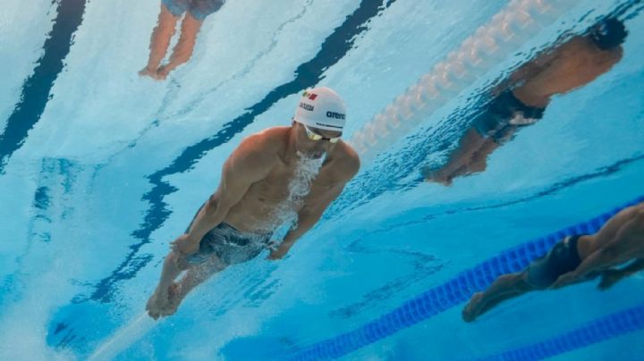 Descalifican a Miguel de Lara, nadador mexicano, en su primera prueba en Juegos Olímpicos