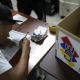 Oposición venezolana denuncia retención de actas electorales y retraso en escrutinio