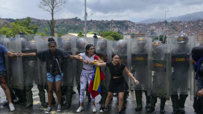 Nicolás Maduro reprime protestas contra el “fraude electoral” en Venezuela