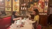 Ana Guevara es captada con su acompañante, Arely Nahle Balandrano, en restaurante en París