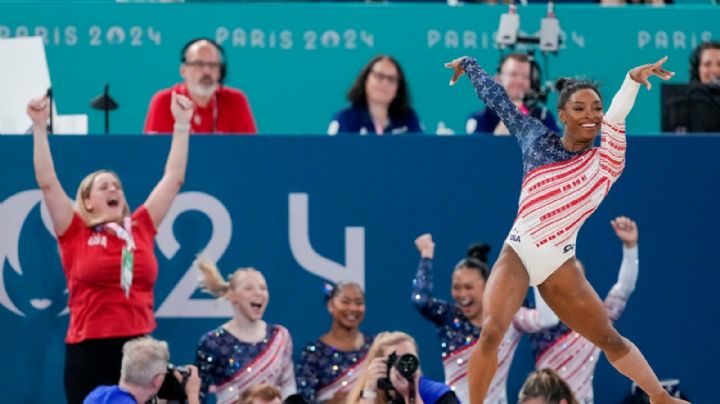 Simone Biles y EU se redimen con oro olímpico en la gimnasia