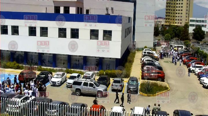 Más de 400 personas del Hospital General de Cholula son evacuados por fuga de gas