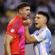 Messi falla penalti a lo Panenka, pero el Dibu se viste de héroe y mete a Argentina a semifinales