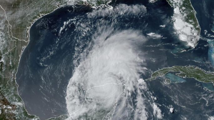 La costa de Texas se prepara para impacto de Beryl; la tormenta podría recuperar fuerza de huracán