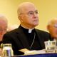 Vaticano excomulga a exnuncio apostólico ante EU y lo declara cismático