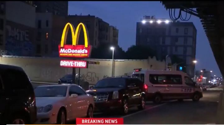 Dos menores son baleados en un McDonald's
