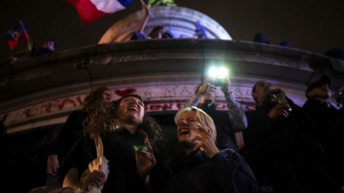 Macron mantiene al primer ministro por "estabilidad" tras el resultado caótico de las elecciones