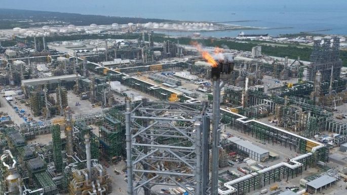 En Paraíso temen a riesgos por la refinería de Dos Bocas y exigen plan de protección civil