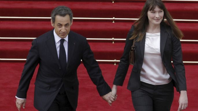 Carla Bruni-Sarkozy es acusada de manipulación de testigos en proceso contra su esposo