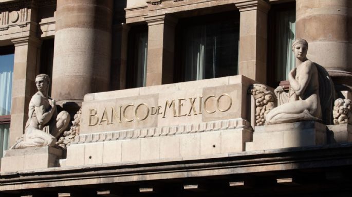 Reservas internacionales disminuyeron 369 millones de dólares en una semana: Banxico