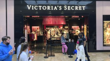 Victoria's Secret ficha como CEO a Hillary Super, dirigía la marca de lencería de Rihanna