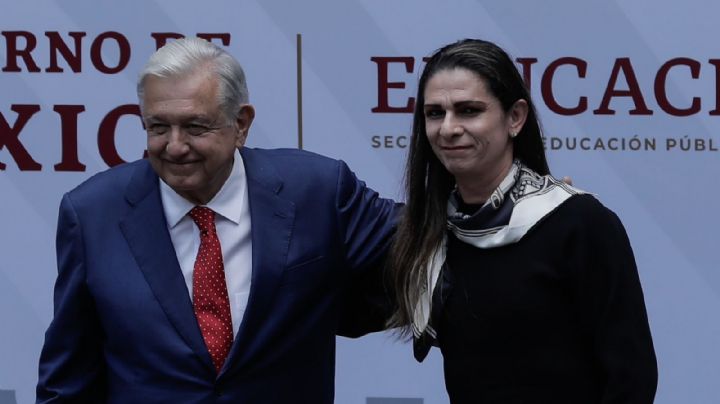 AMLO respalda a Guevara: “ella tiene medalla de bronce en cuestionamientos de los medios, el oro es mío”