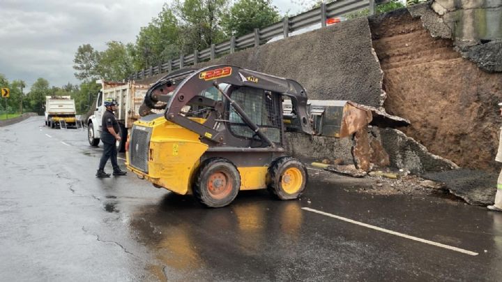 Se desprende aplanado de un muro en Periférico y Paseo de la Reforma