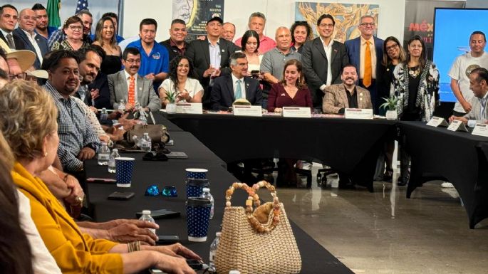 Sostiene Américo encuentro con migrantes tamaulipecos en Houston