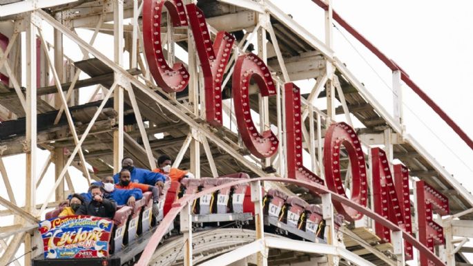 Cierran montaña rusa de Coney Island tras fallo mecánico