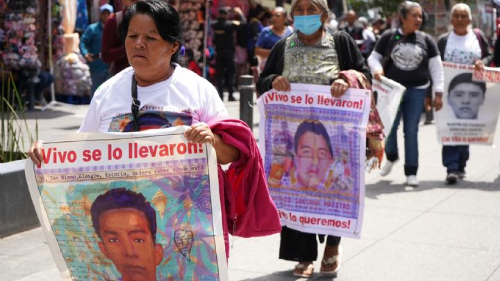 Ayotzinapa: Padres de los 43 piden llamar a declar a Peña Nieto tras declaración de Tomás Zerón