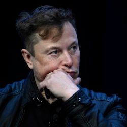 Comisión de Bolsa y Valores demanda a Musk por no informar sobre su participación en Twitter