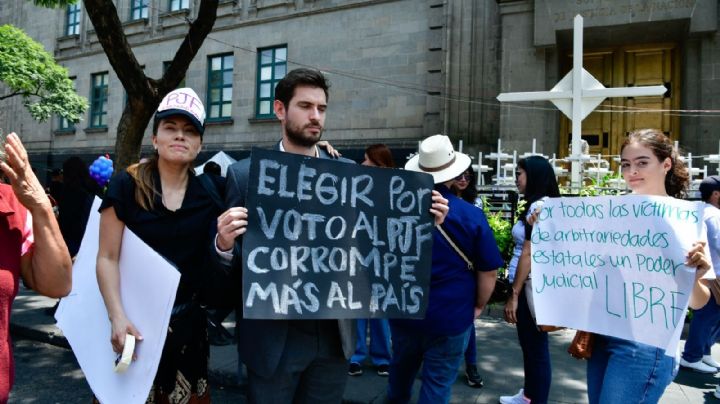 Paro de trabajadores obliga a ministros a suspender sesión por segundo día consecutivo