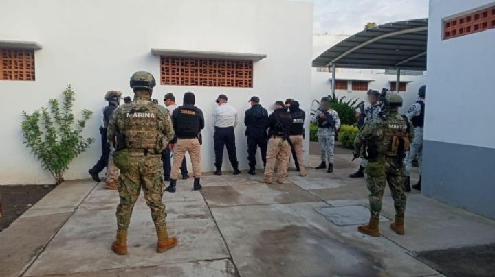 Detienen a ocho policías por filtrar información al CJNG en Colima