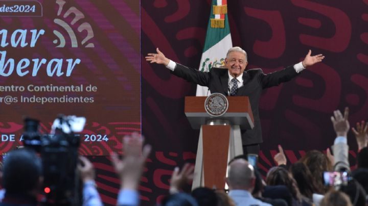 Ante comunicadores independientes, AMLO recibe elogios y dice: “No queremos un periodismo sometido"